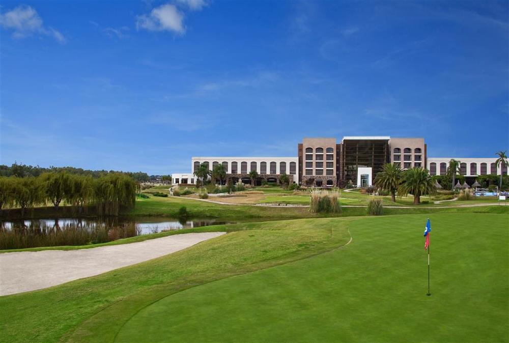 Sheraton Colonia Golf & Spa Resort Колонія-дель-Сакраменто Екстер'єр фото Golf course at the Ritz-Carlton, Naples