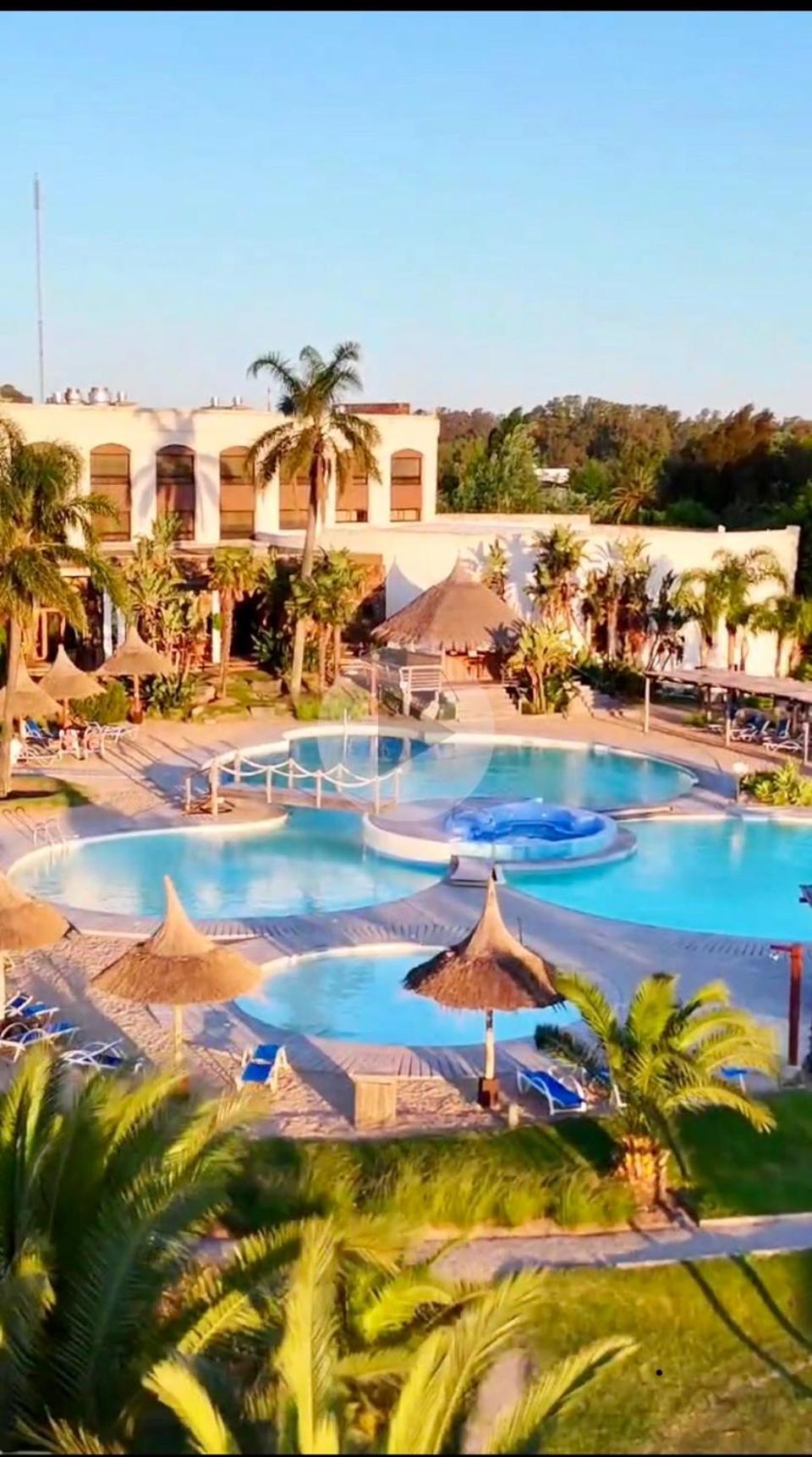 Sheraton Colonia Golf & Spa Resort Колонія-дель-Сакраменто Екстер'єр фото The swimming pool at the hotel