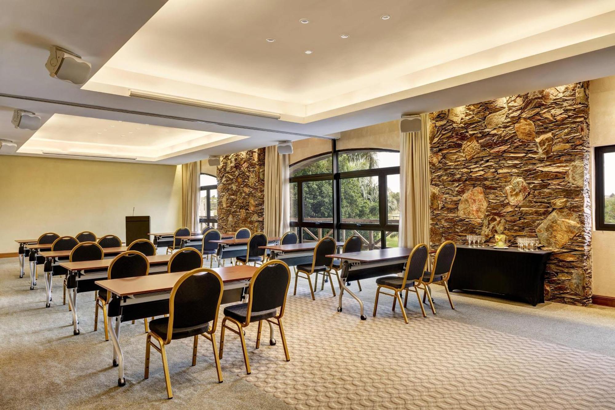 Sheraton Colonia Golf & Spa Resort Колонія-дель-Сакраменто Екстер'єр фото Meeting room