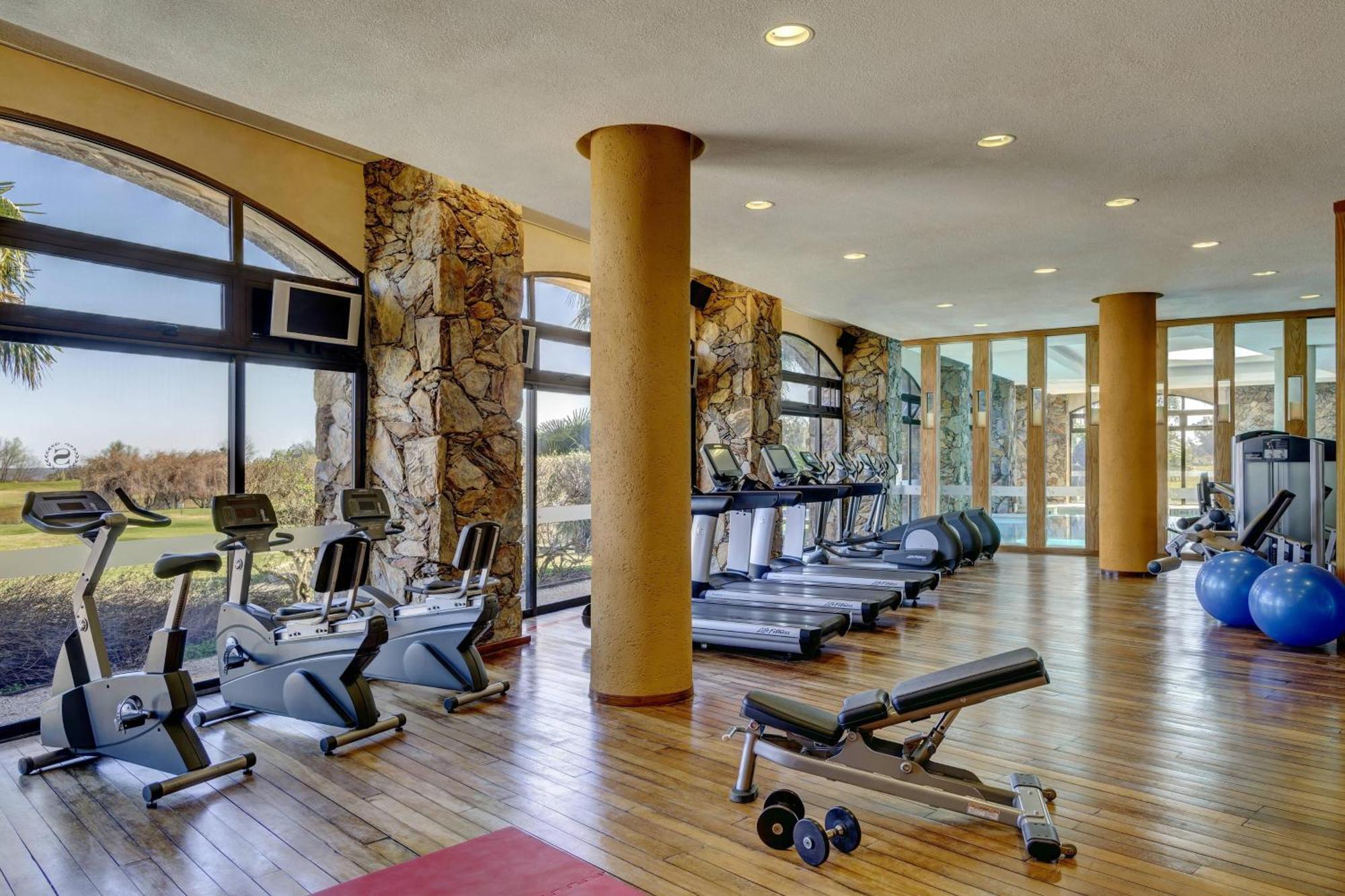 Sheraton Colonia Golf & Spa Resort Колонія-дель-Сакраменто Екстер'єр фото The gym at the hotel