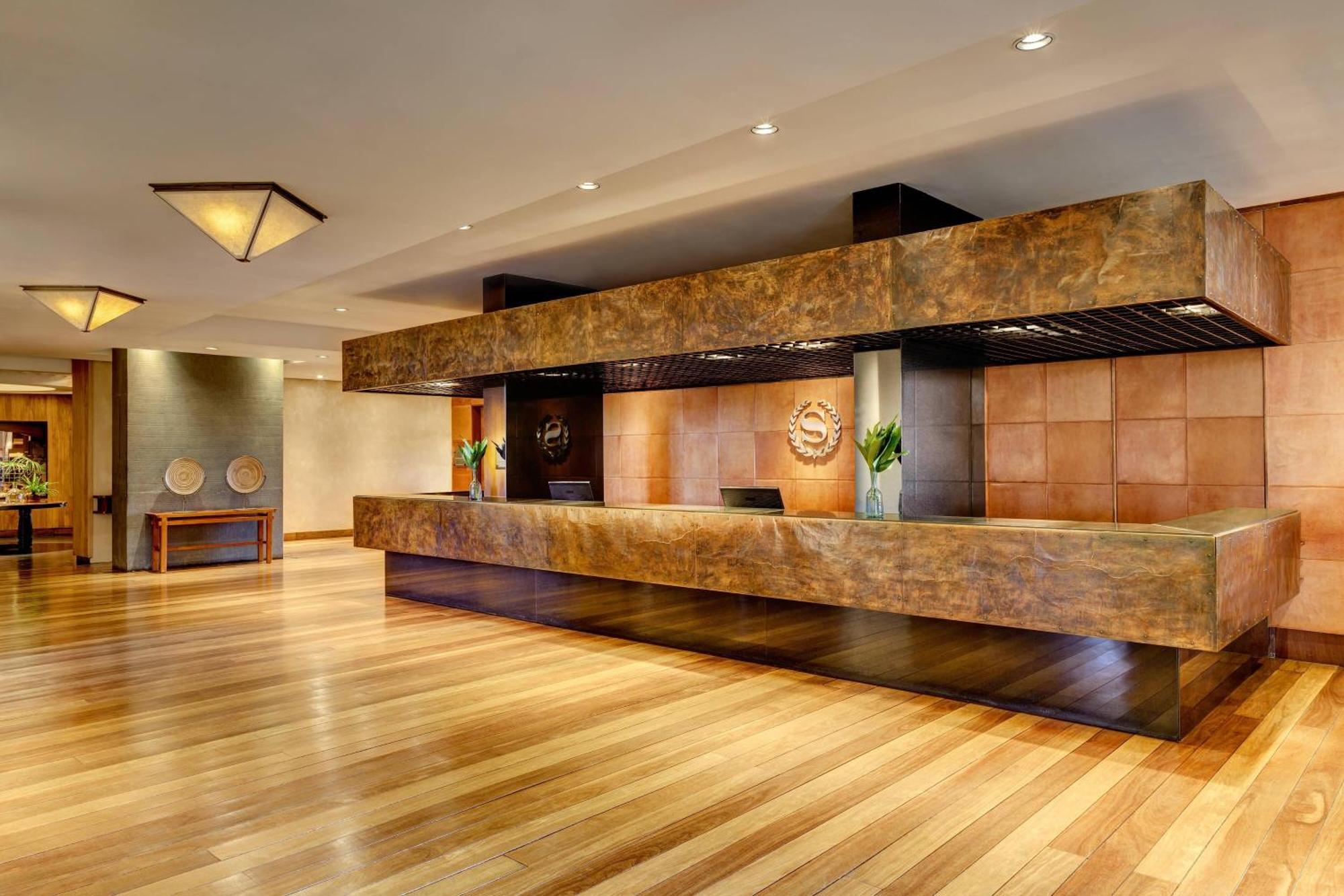 Sheraton Colonia Golf & Spa Resort Колонія-дель-Сакраменто Екстер'єр фото The lobby of the hotel