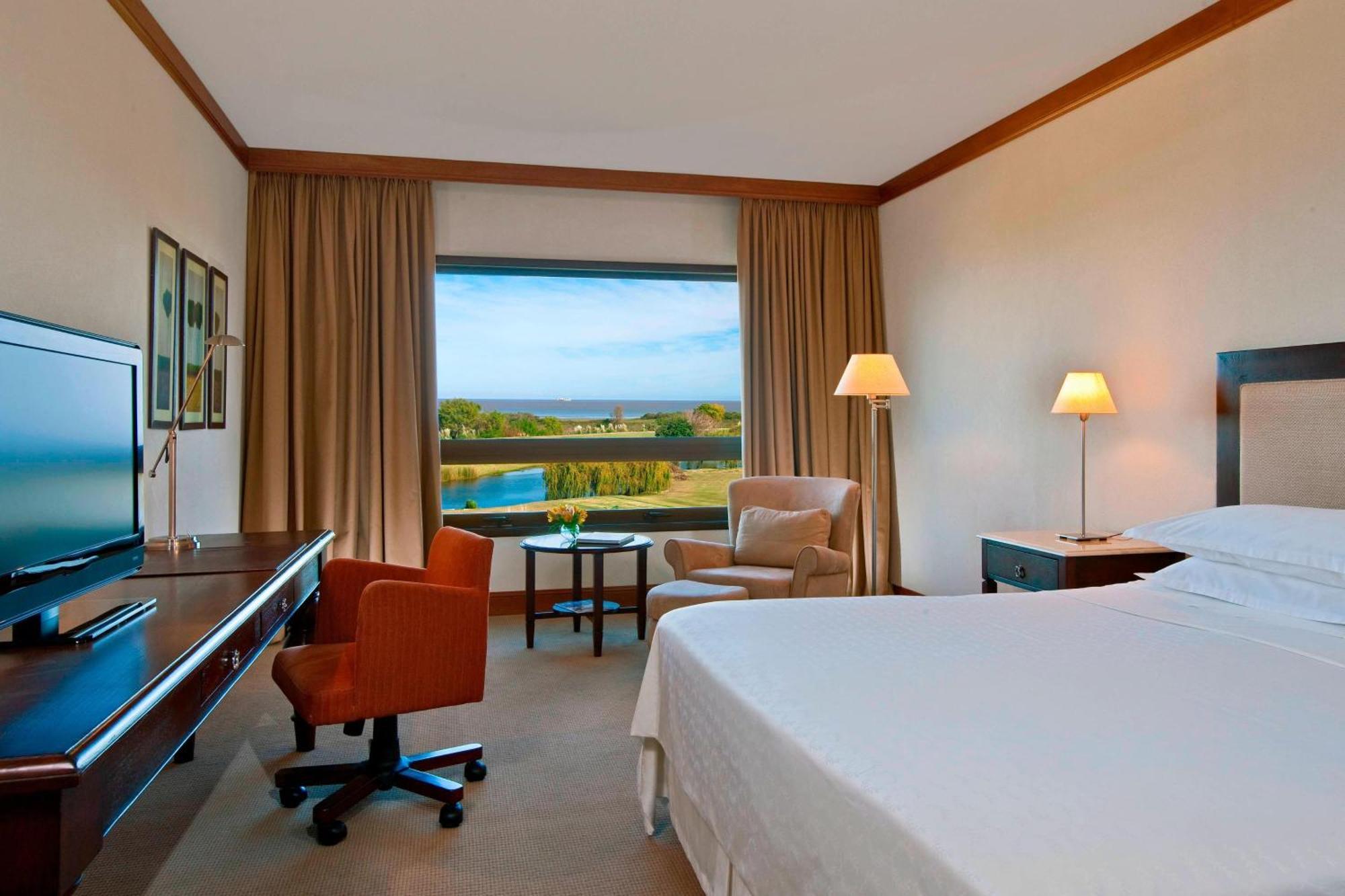 Sheraton Colonia Golf & Spa Resort Колонія-дель-Сакраменто Екстер'єр фото A room at the Sheraton Vistana Resort