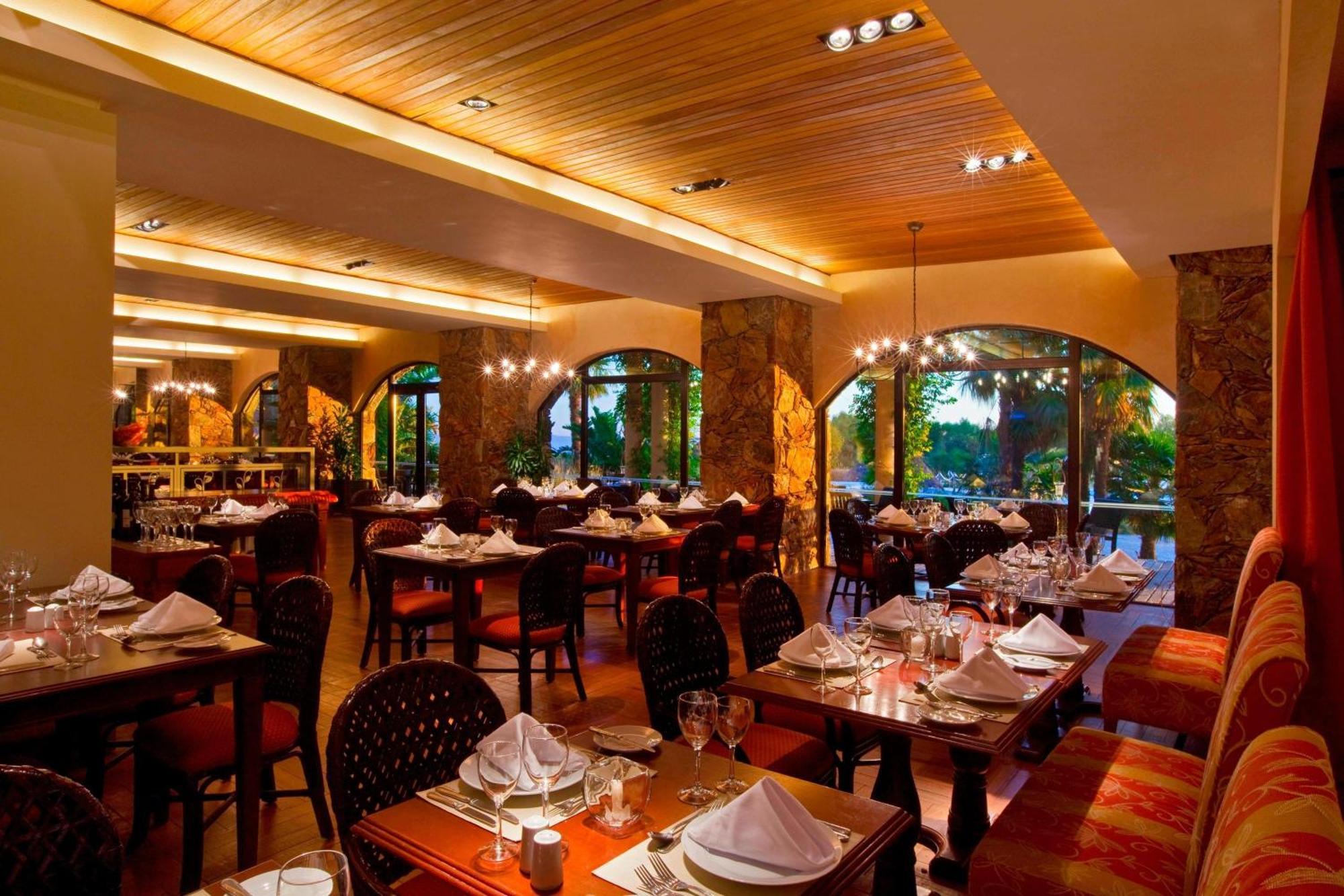 Sheraton Colonia Golf & Spa Resort Колонія-дель-Сакраменто Екстер'єр фото The restaurant