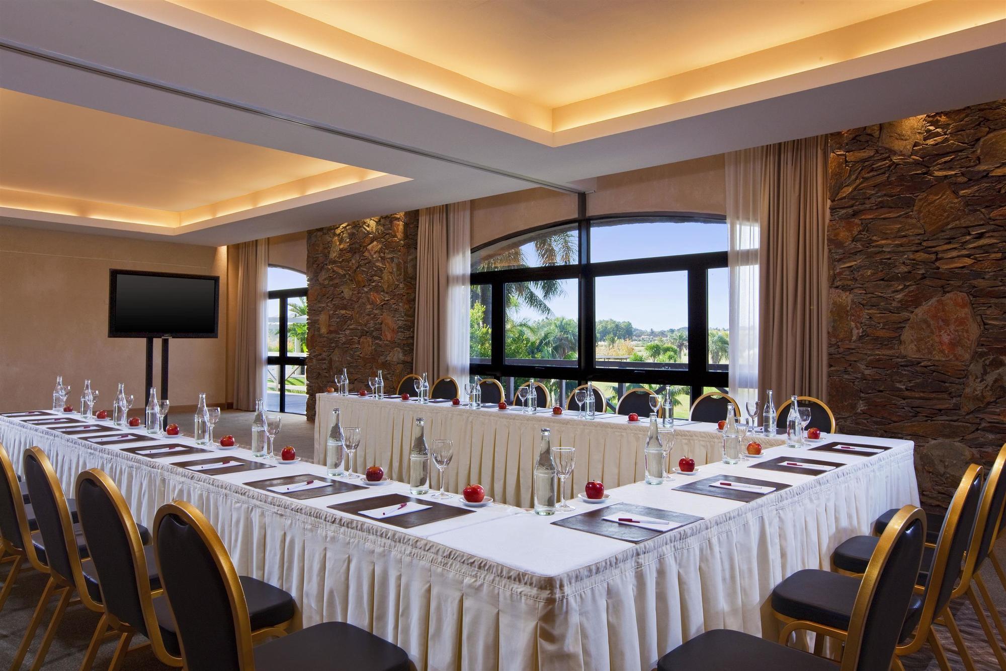 Sheraton Colonia Golf & Spa Resort Колонія-дель-Сакраменто Екстер'єр фото Meeting room